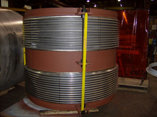 Universal expansion joint with limit rods